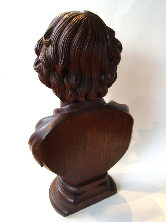 A 19th century carved bust of William Shakespeare — image 3